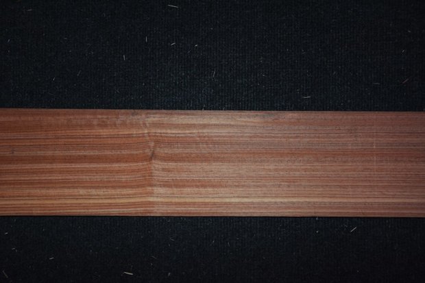 Rosenholz Furnier 307 x 11-14 cm | 0.6 mm |0,382 m2 | kwartiers