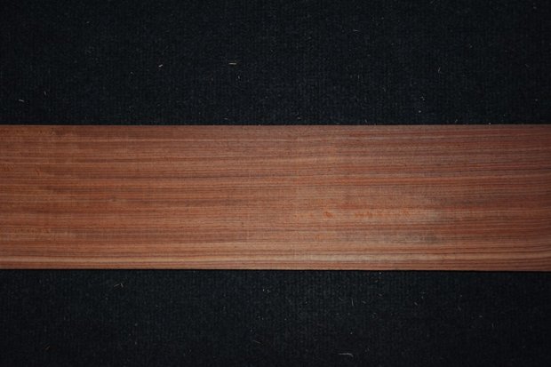 Rosenholz Furnier 307 x 11-14 cm | 0.6 mm |0,382 m2 | kwartiers
