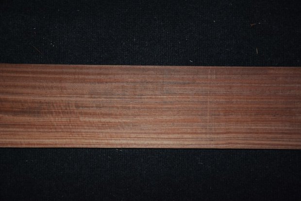 Rosenholz Furnier 307 x 11-14 cm | 0.6 mm |0,382 m2 | kwartiers