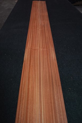 Rosenholz Furnier 307 x 11-14 cm | 0.6 mm |0,382 m2 | kwartiers