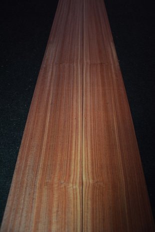 Rosenholz Furnier 307 x 11-14 cm | 0.6 mm |0,382 m2 | kwartiers