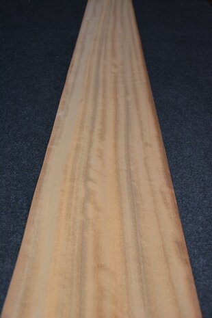 Iroko Furnier 230 x 20-23 cm | 0.6mm | 0,495m2