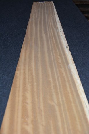 Iroko Furnier 210 x 27-28 cm | 0.6mm | 0,578m2