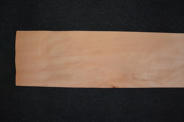 Buchenholz Furnier 223 x 18 cm | 0.6mm | 0,401m²