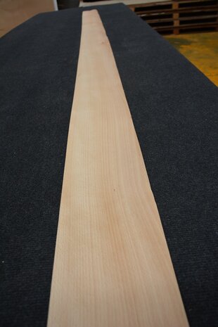 Buchenholz Furnier 309 x 15-16 cm | 0.6mm | 0,479m²