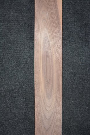Amerikanischer Nussbaum Furnier 152 x 13 cm | 0.6mm | 0,198m²