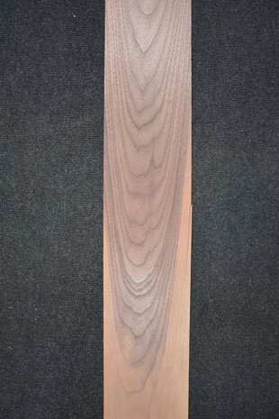 Amerikanischer Nussbaum Furnier 152 x 13 cm | 0.6mm | 0,198m²