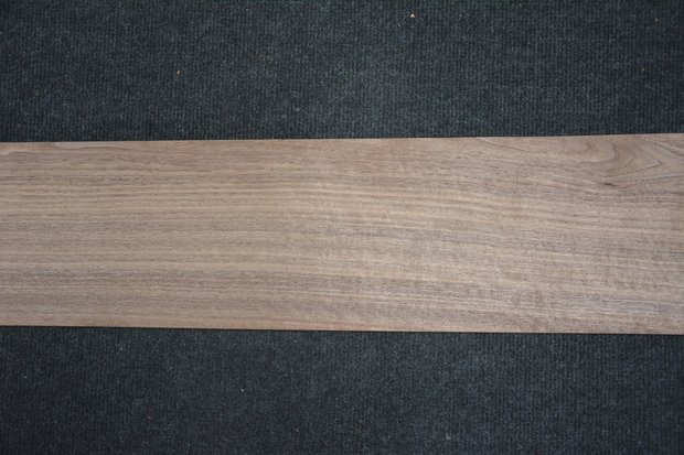 Amerikanischer Nussbaum Furnier 233 x 15-17 cm | 0.6mm | 0,370m²