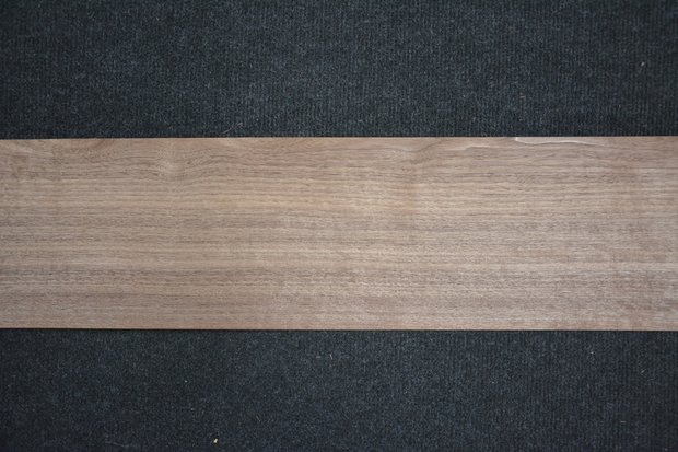 Amerikanischer Nussbaum Furnier 233 x 15-17 cm | 0.6mm | 0,370m²