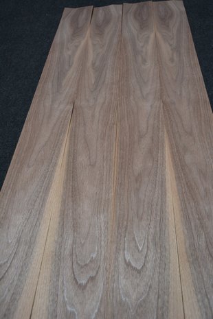 Amerikanischer Nussbaum Furnier 114 x 11-12 cm | 0.6mm | 0,131m²