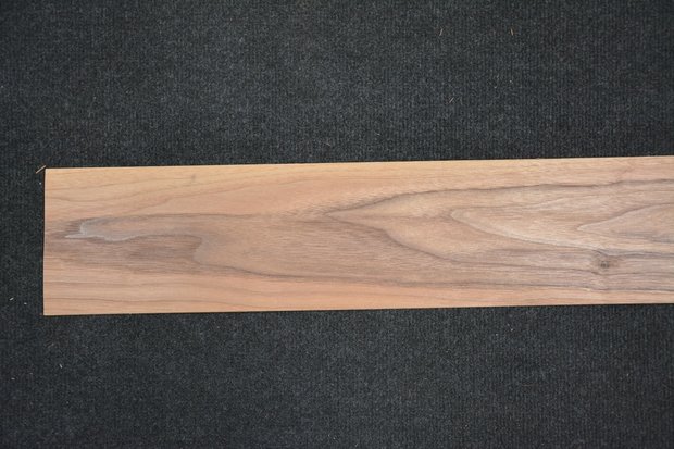 Amerikanischer Nussbaum Furnier 219 x 13-14 cm | 0.6mm | 0,296m²