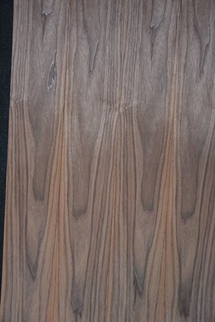 Amerikanischer Nussbaum Furnier 219 x 13-14 cm | 0.6mm | 0,296m²