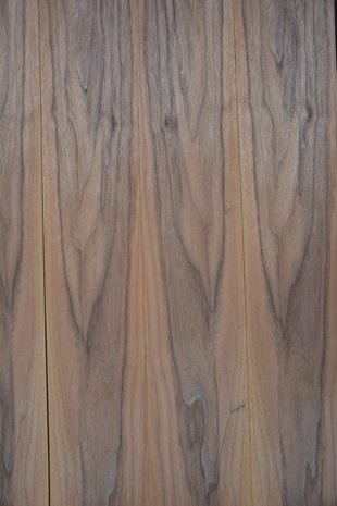 Amerikanischer Nussbaum Furnier 219 x 13-14 cm | 0.6mm | 0,296m²