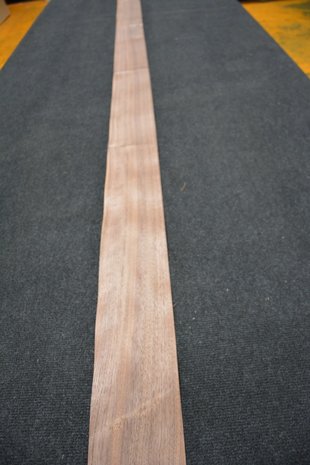 Amerikanischer Nussbaum Furnier 245 x 11cm | 0.6mm | 0,282m²