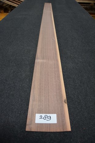 Amerikanischer Nussbaum Furnier 210 x 14-11 cm | 0.6mm |0,263m²