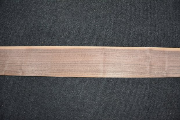 Amerikanischer Nussbaum Furnier 210 x 14-11 cm | 0.6mm |0,263m²