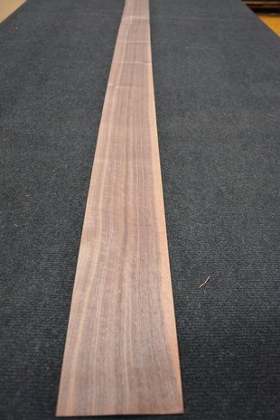 Amerikanischer Nussbaum Furnier 235 x 11-12 cm | 0.6mm | 0,270m²