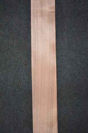 Amerikanischer Nussbaum Furnier 235 x 11-13 cm | 0.6mm | 0,276m²
