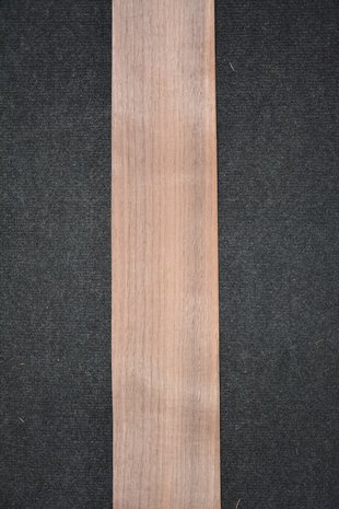 Amerikanischer Nussbaum Furnier 235 x 11-13 cm | 0.6mm | 0,276m²