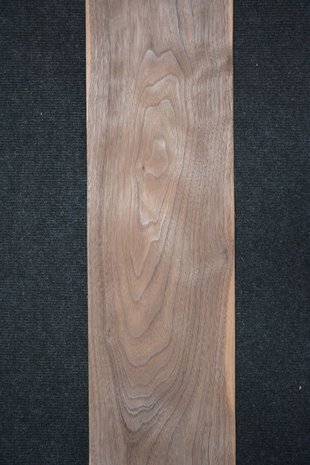 Amerikanischer Nussbaum Furnier 212 x 19 cm | 0.6mm | 0,403m²