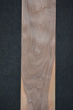 Amerikanischer Nussbaum Furnier 212 x 19 cm | 0.6mm | 0,403m²