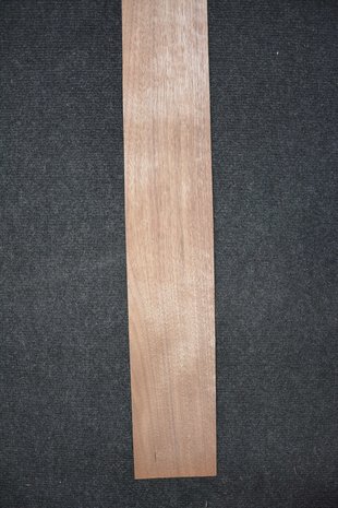 Amerikanischer Nussbaum Furnier 190 x 10-12 cm | 0.6mm | 0,209m²