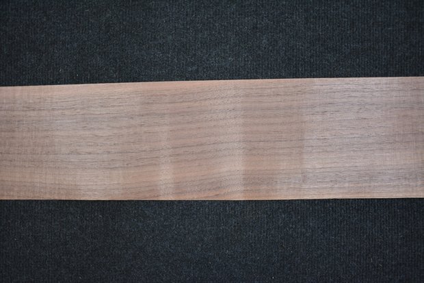 Amerikanischer Nussbaum Furnier 200 x 12-16 cm | 0.6mm | 0,322m²