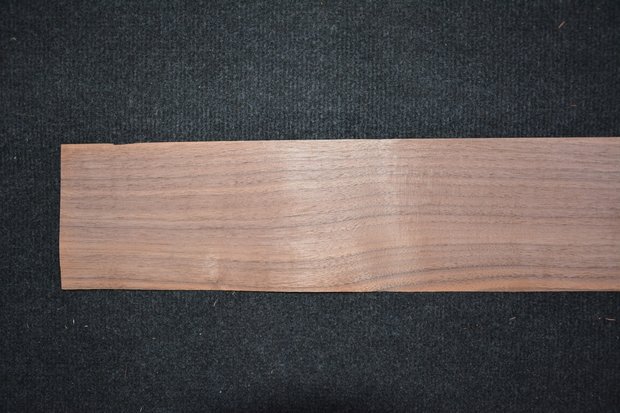 Amerikanischer Nussbaum Furnier 200 x 12-16 cm | 0.6mm | 0,322m²