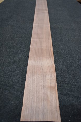 Amerikanischer Nussbaum Furnier 200 x 12-16 cm | 0.6mm | 0,322m²