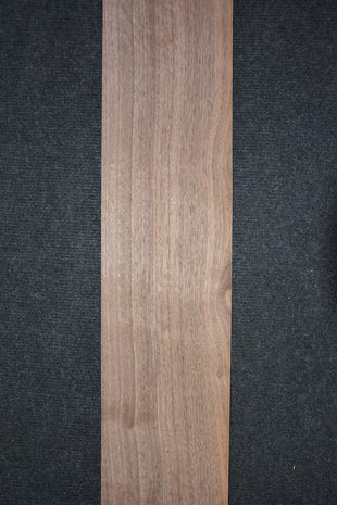 Amerikanischer Nussbaum Furnier 210 x 13-16 cm | 0.6mm | 0,304m²