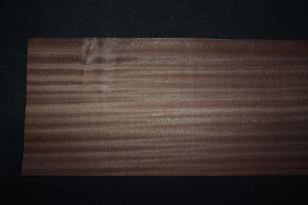 Sipo-Mahagoni Furnier 250 x 26 cm | 0.6mm | 0,650m²