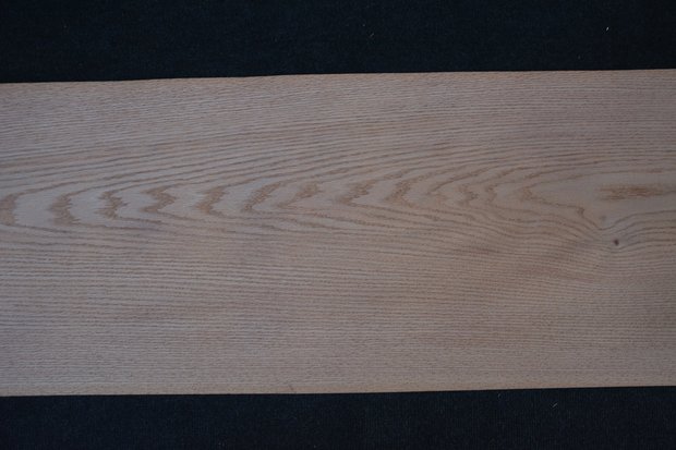 Amerikanische Eiche Furnier 255 x 40-46 cm | 0.6mm | 1,097m²