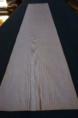 Amerikanische Eiche Furnier 255 x 40-46 cm | 0.6mm | 1,097m²