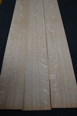 Europäische Eiche Furnier 213 x 11-12 cm | 0.6mm | Kwartiers | 0,245m²
