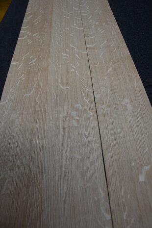 Europäische Eiche Furnier 213 x 11-12 cm | 0.6mm | Kwartiers | 0,245m²