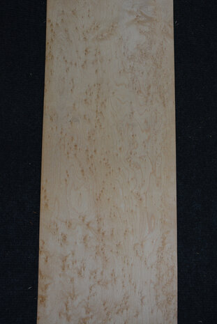 Ahorn Furnier 93 x 21-22 cm | 0.6mm | 0,200 m2 | Birdseye Maple VogelaugenAhorn