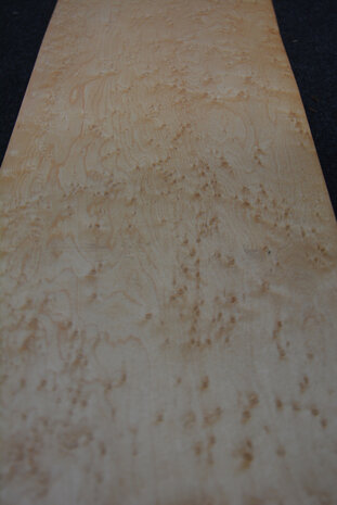 Ahorn Furnier 93 x 21-22 cm | 0.6mm | 0,200 m2 | Birdseye Maple VogelaugenAhorn