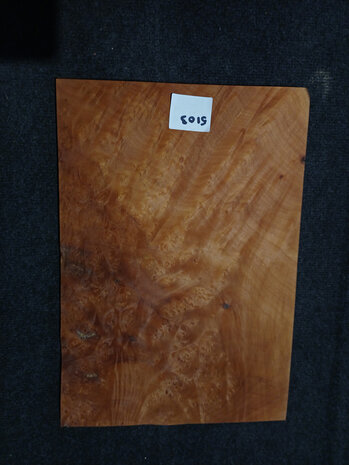 Madrona furnier 44 x 30 - 20 cm | 0.6 mm | 0,1360 m&sup2;