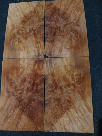 Madrona furnier 39 x 25 - 25 cm | 0.6 mm | 0,1019 m&sup2;