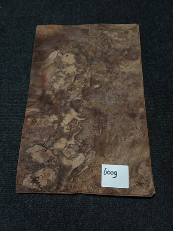 Wurzelholz furnier 39 x 25 - 25 cm | 0.6 mm | 0,1463 m&sup2;