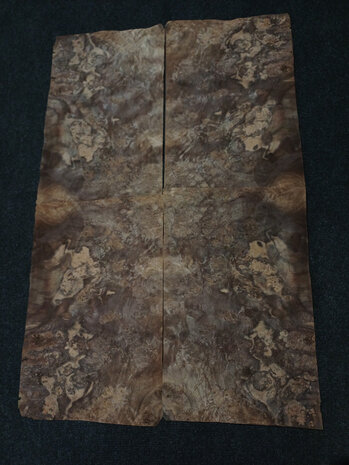 Wurzelholz furnier 39 x 25 - 25 cm | 0.6 mm | 0,1463 m&sup2;