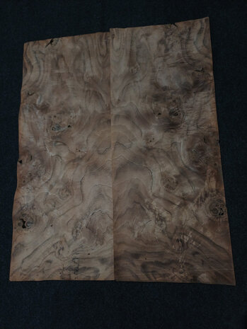 Wurzelholz furnier 71 x 28 - 29 cm | 0.6 mm | 0,3018 m&sup2;