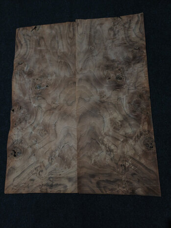 Wurzelholz furnier 71 x 28 - 29 cm | 0.6 mm | 0,3018 m&sup2;