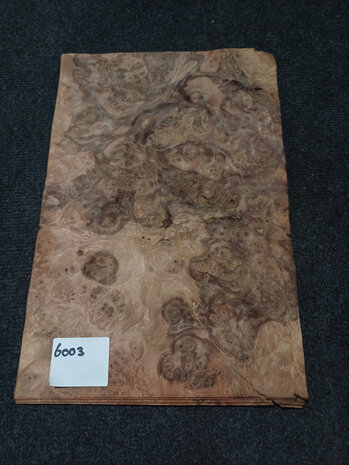 Wurzelholz furnier 36 x 24 - 24 cm | 0.6 mm | 0,1296 m&sup2;