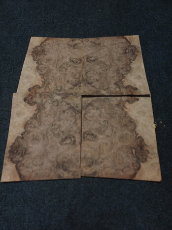 Wurzelholz furnier 21 x 16,5 - 16,5 cm | 0.6 mm | 0,0520 m&sup2;