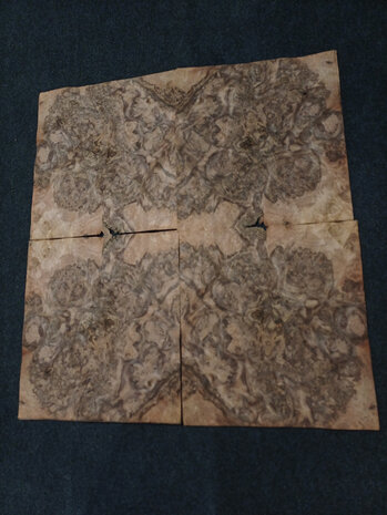 Wurzelholz furnier 32 x 29 - 29 cm | 0.6 mm | 0,1392 m&sup2;