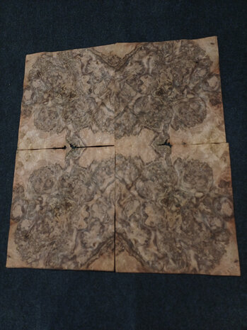 Wurzelholz furnier 32 x 29 - 29 cm | 0.6 mm | 0,1392 m&sup2;