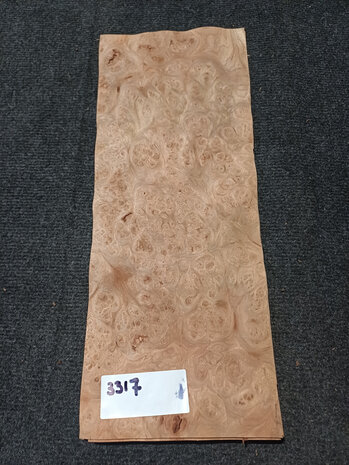 Ulmenwurzelholz furnier 43 x 16 - 17 cm | 0.6 mm | 0,1054 m&sup2;