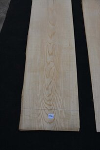 Esche Furnier 227 x 55-72 cm | 0.6mm | 1,4415m² Esche Furnier 227 x 55-72 cm | 0.6mm | 1,4415m²