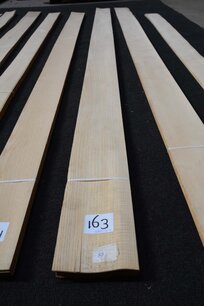 Esche Furnier 235 x 12-13 cm | 0.6mm | 0,2934m² Esche Furnier 235 x 12-13 cm | 0.6mm | 0,2934m²